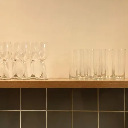 شقة Charming 3 Bedroom Free Wifi & Parking *