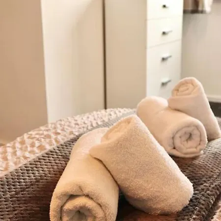 شقة Charming 3 Bedroom Free Wifi & Parking