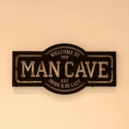 Charming 3 Bedroom Free Wifi & Parking * ليدز