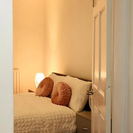 شقة Charming 3 Bedroom Free Wifi & Parking