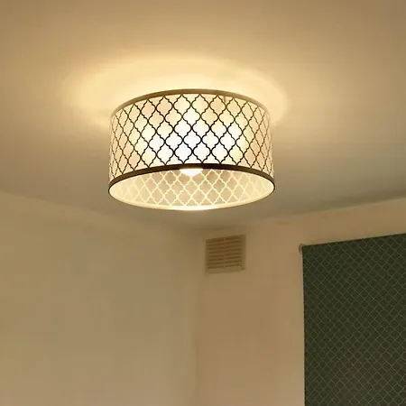 Apartment Charming 3 Bedroom Free Wifi & Parking