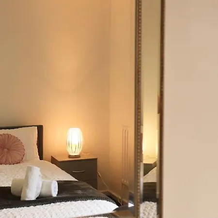 Apartman Charming 3 Bedroom Free Wifi & Parking Leeds