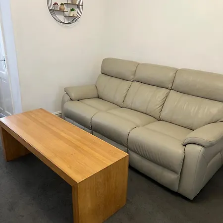 Apartmán Charming 3 Bedroom Free Wifi & Parking