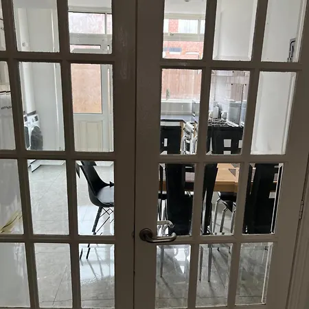 Charming 3 Bedroom Free Wifi & Parking Apartmán Leeds (West Yorkshire)