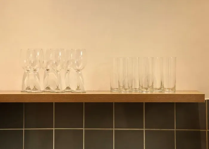 Appartamento Charming 3 Bedroom Free Wifi & Parking *