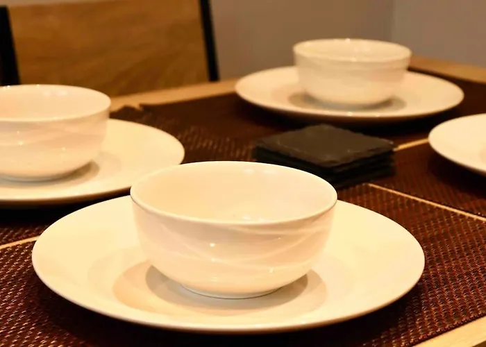 Charming 3 Bedroom Free Wifi & Parking * 리즈