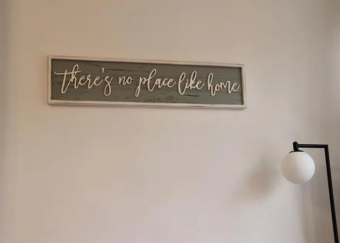 Charming 3 Bedroom Free Wifi & Parking 리즈