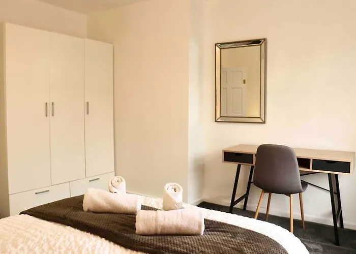 아파트 Charming 3 Bedroom Free Wifi & Parking *