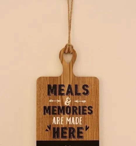 Charming 3 Bedroom Free Wifi & Parking