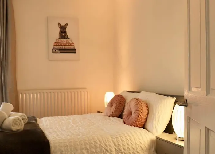 Appartamento Charming 3 Bedroom Free Wifi & Parking