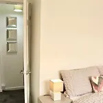 דירה Charming 3 Bedroom Free Wifi & Parking לידס