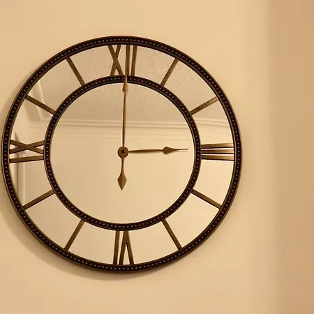 Apartman Charming 3 Bedroom Free Wifi & Parking *