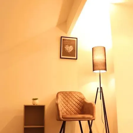 Charming 3 Bedroom Free Wifi & Parking Apartman