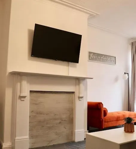 Lägenhet Charming 3 Bedroom Free Wifi & Parking