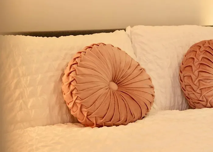 Charming 3 Bedroom Free Wifi & Parking Leeds (West Yorkshire)