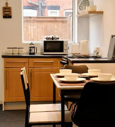 Lägenhet Charming 3 Bedroom Free Wifi & Parking